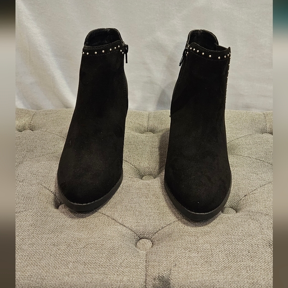 Lane Bryant faux suede ankle boots - Picture 4 of 7